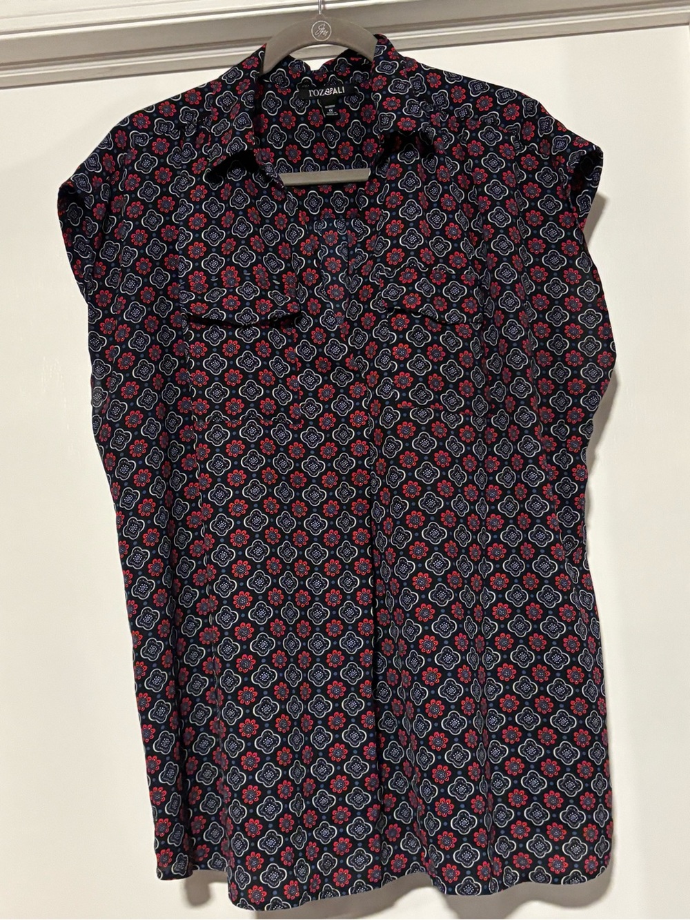 ⭐️Roz & Ali Navy Geometric-Print Short Sleeve Button-Down